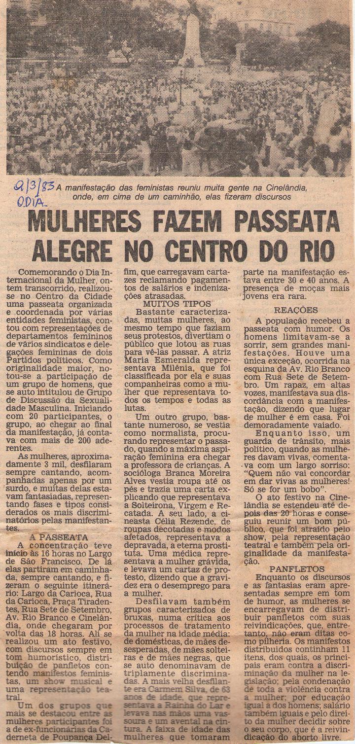 09 de Maro de 1983 - O Dia. Mulheres fazem passeata alegre no centro do Rio.