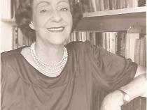 Carmen da Silva em sua biblioteca - Foto de Fernando Seixas