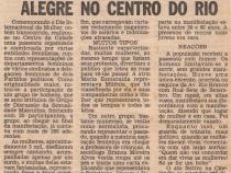 09 de Maro de 1983 - O Dia. Mulheres fazem passeata alegre no centro do Rio.